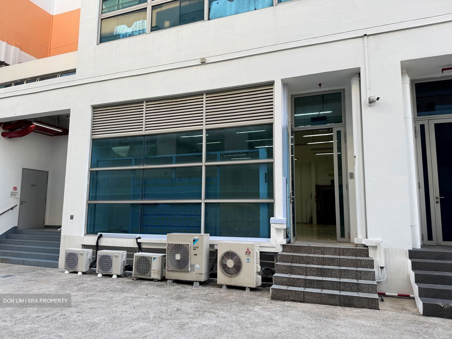 Hola Centre (D14), Factory #529158101